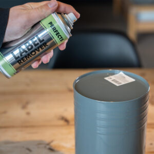 czym usunąć naklejkę